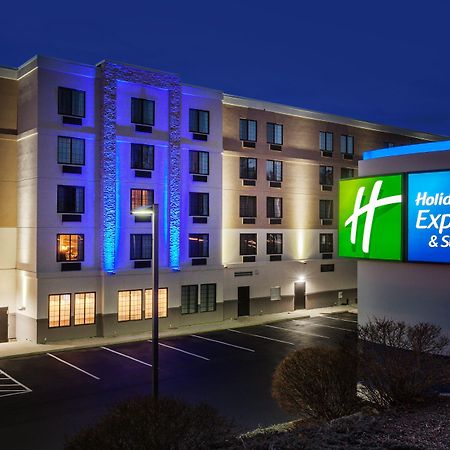 Holiday Inn Express Hotel & Suites Providence-Woonsocket By Ihg Exterior photo