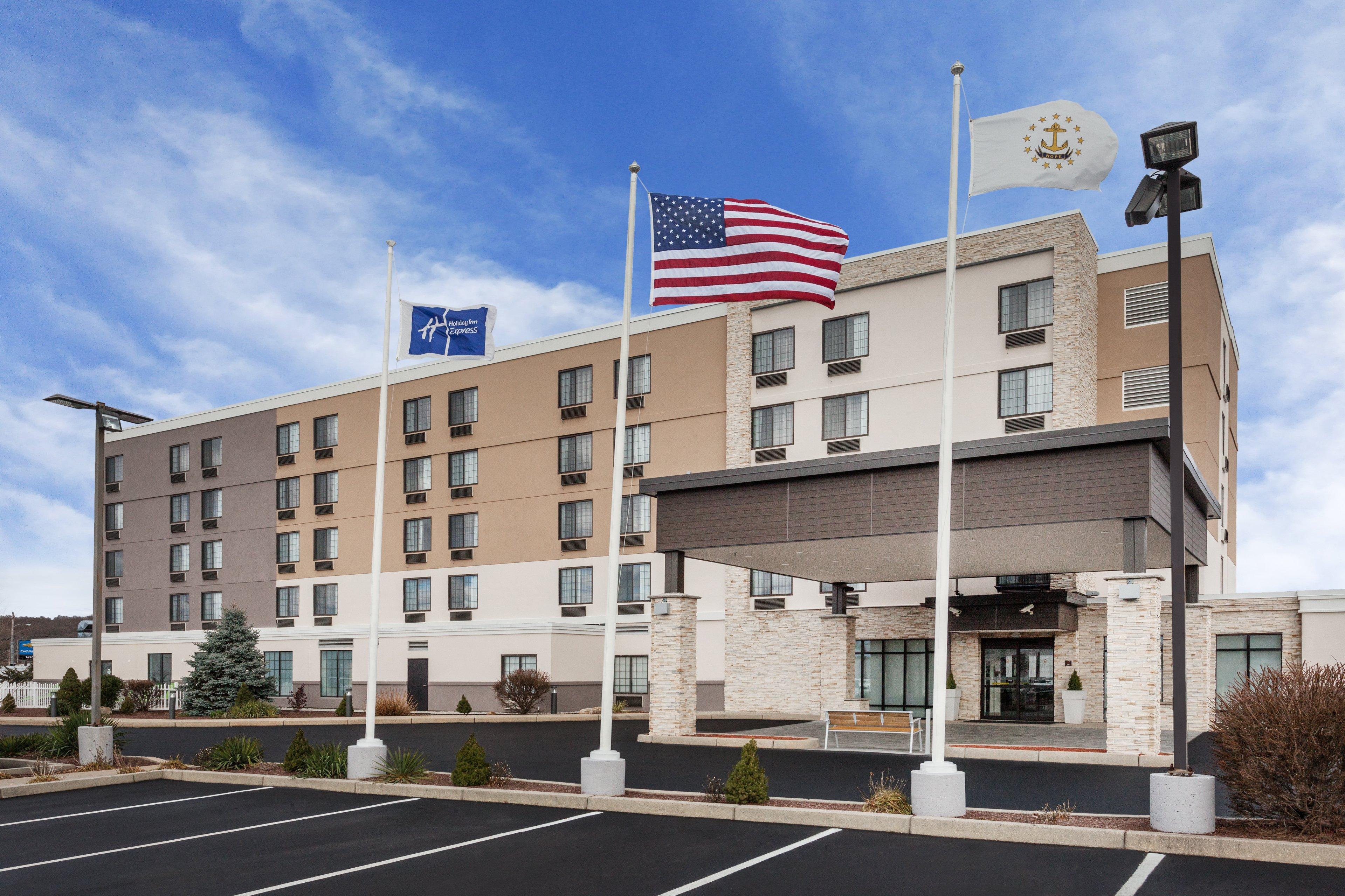 Holiday Inn Express Hotel & Suites Providence-Woonsocket By Ihg Exterior photo