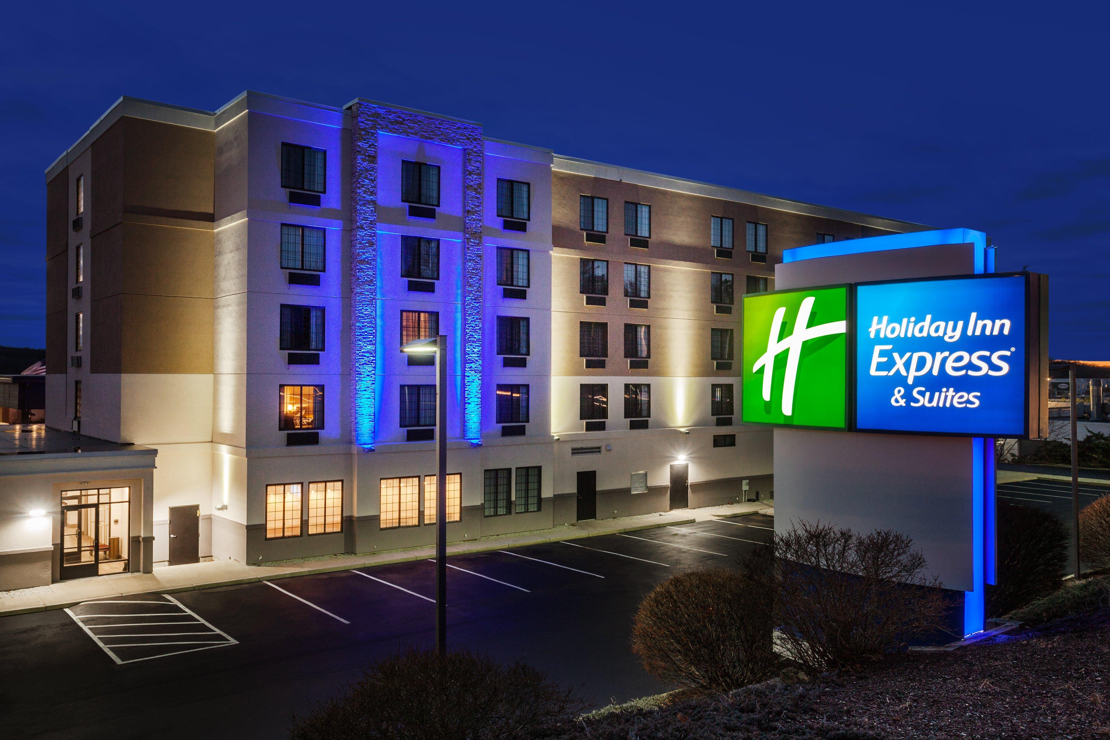 Holiday Inn Express Hotel & Suites Providence-Woonsocket By Ihg Exterior photo