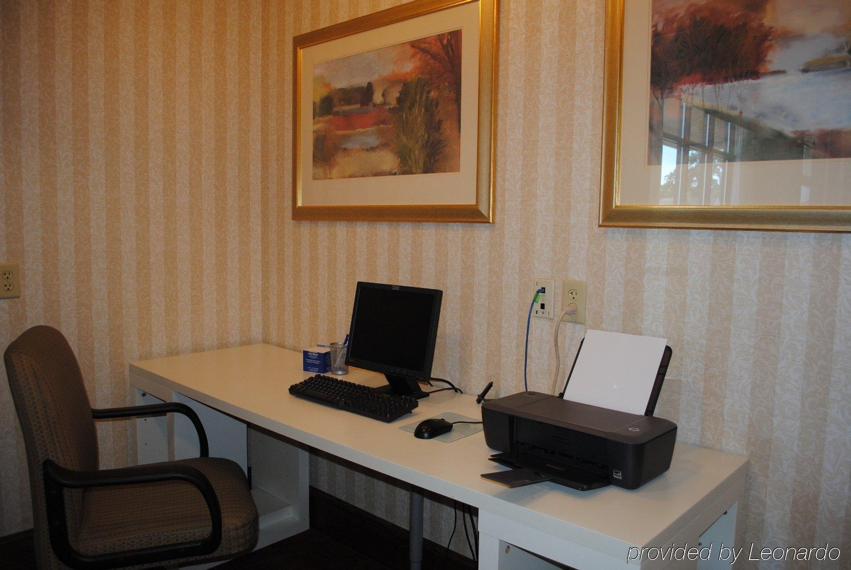 Holiday Inn Express Hotel & Suites Providence-Woonsocket By Ihg Business photo