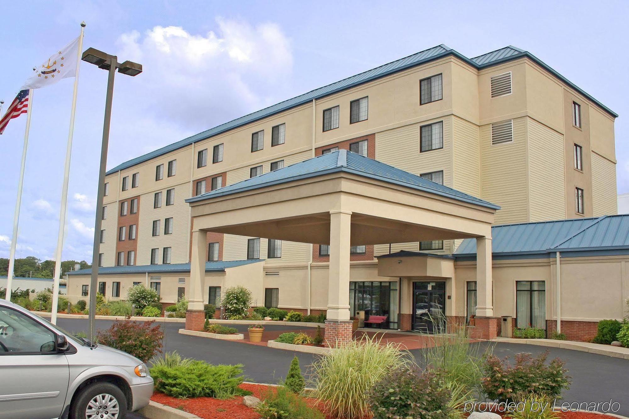 Holiday Inn Express Hotel & Suites Providence-Woonsocket By Ihg Exterior photo