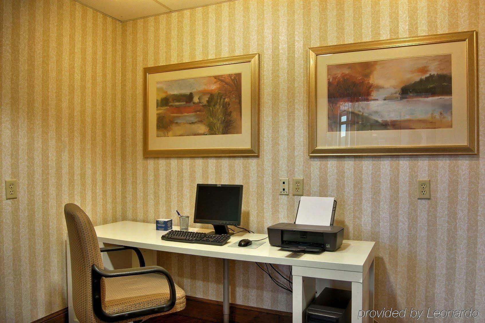 Holiday Inn Express Hotel & Suites Providence-Woonsocket By Ihg Business photo